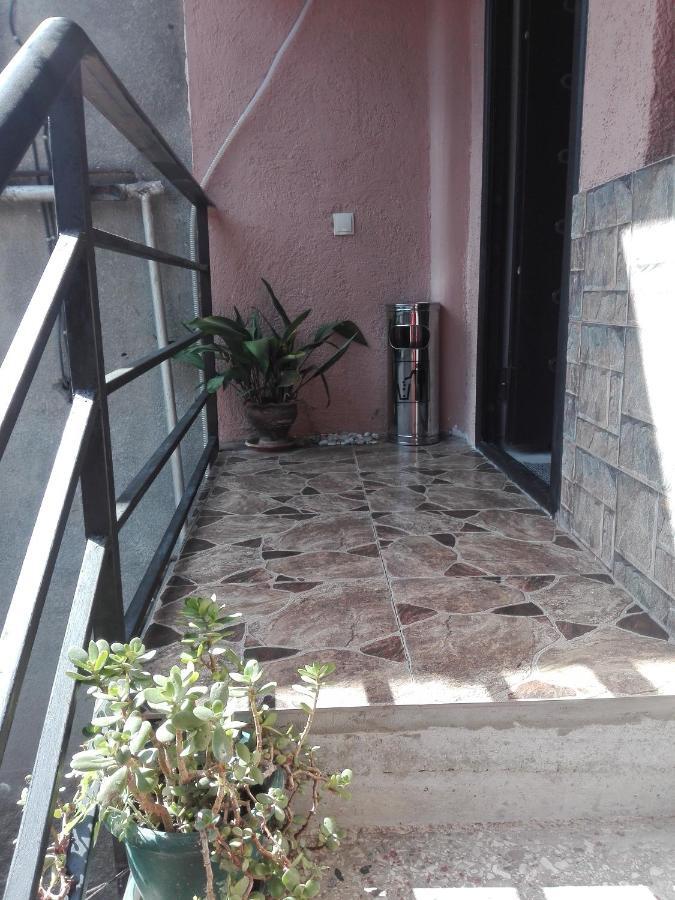Family apartament Apartamento Tiflis Exterior foto